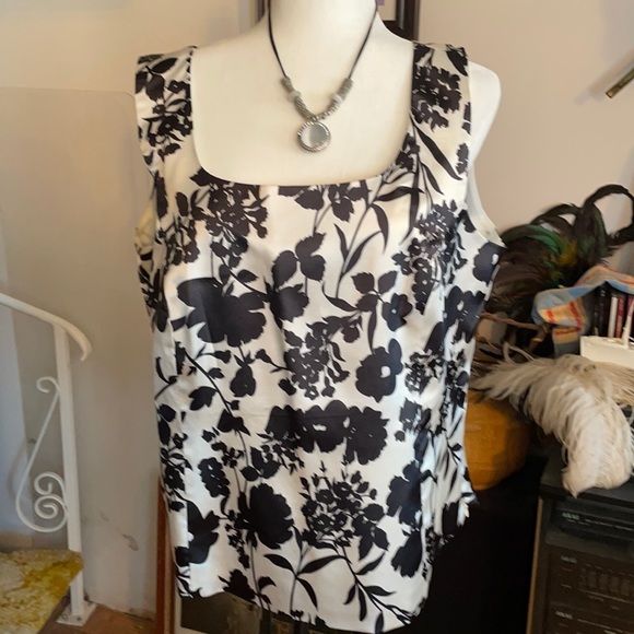 Nwot Two piece dressy outfit - Picture 1 of 5